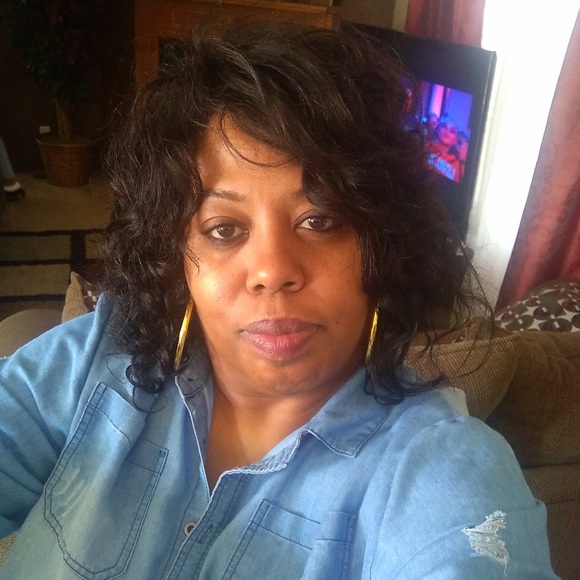 Meet your Posher, Sandra - Picture 1 of 1